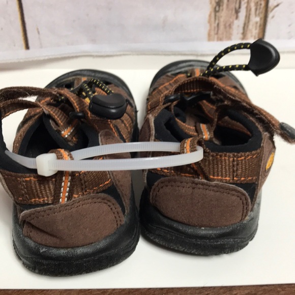 Size 8 keen sandals - Picture 3 of 7